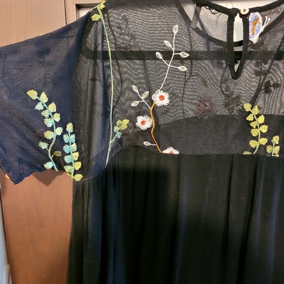 Pebble and Stone Embroidered Women's Shirt / Blouse - Picture 9 of 14